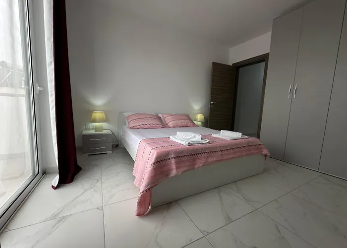 Sunspended Is-Swieqi