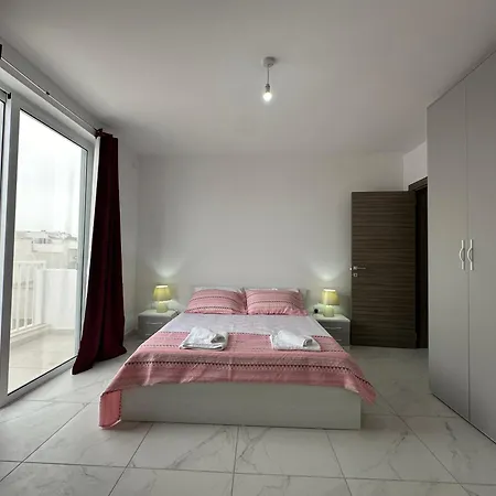Sunspended Apartment Is-Swieqi